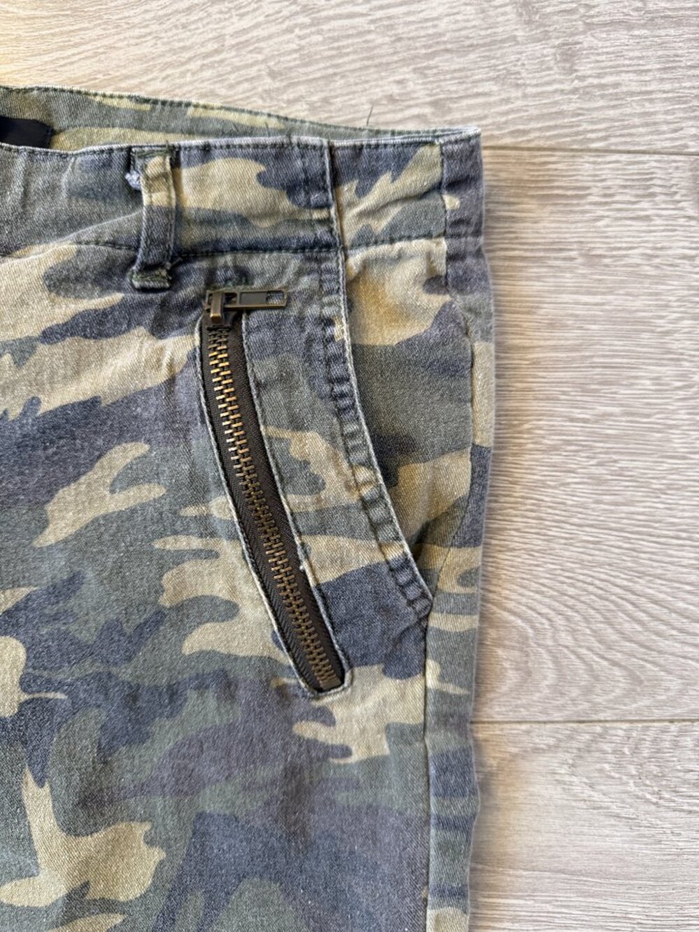 Forever 21 XXI Women's Camo Skinny Cargo Pants Army Green Size M - Picture 3 of 9